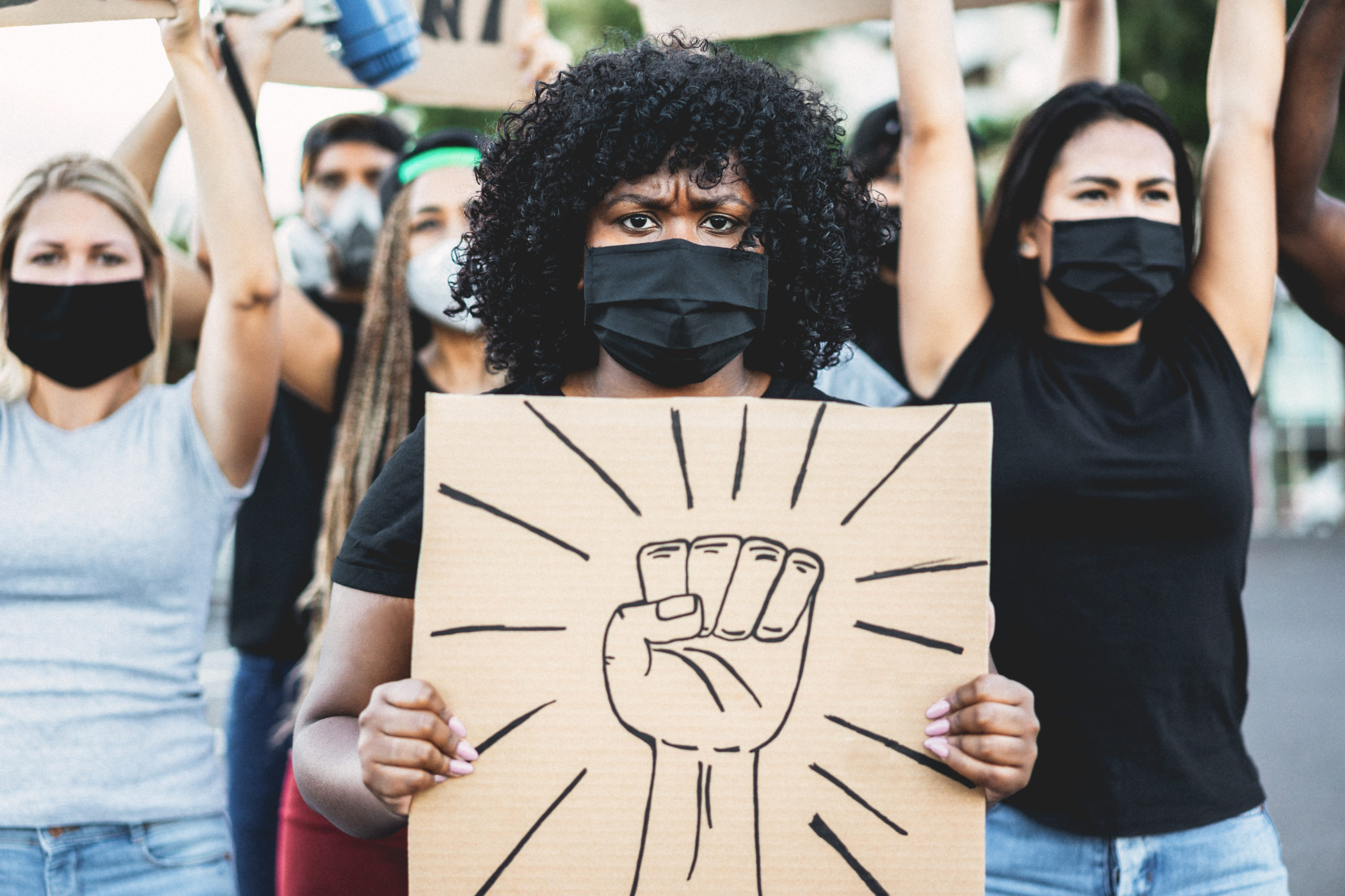 Manifestações do racismo estrutural no Brasil e como ser uma aliada antirracista